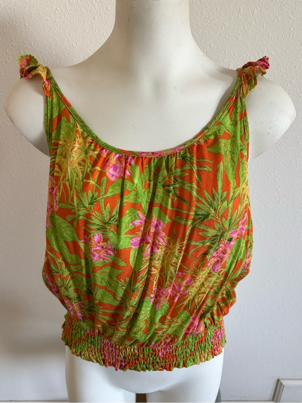 Rose + Olive Tropical Smocked Top 🍃 🌺